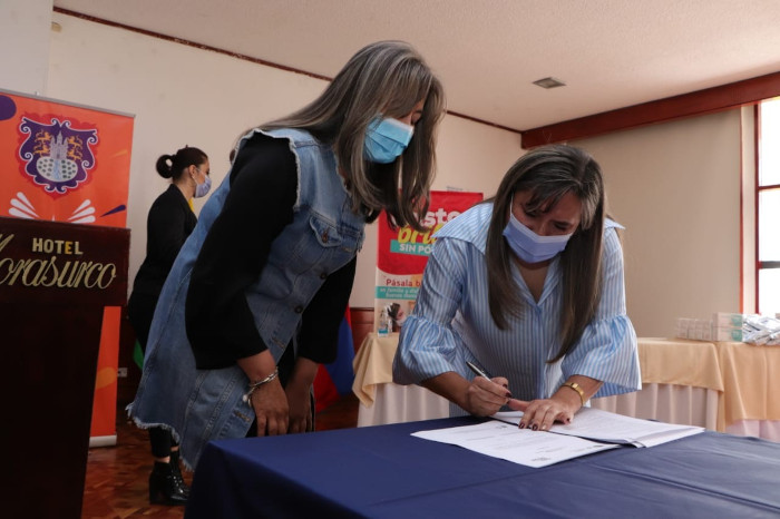 entrega videolaringoscopios y mascarillas