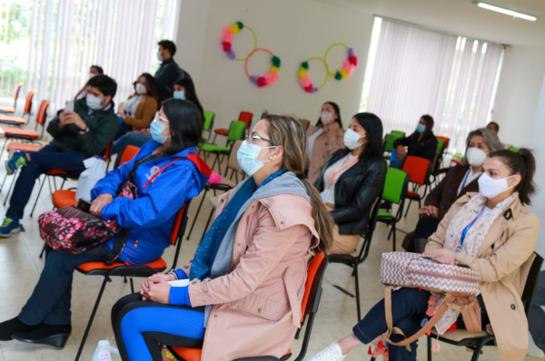 Reunión actividad mujeres que inspiran