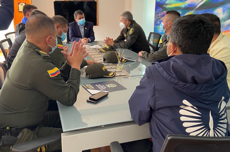 Alcalde reunido con comandantes de la Policía Metropolitana