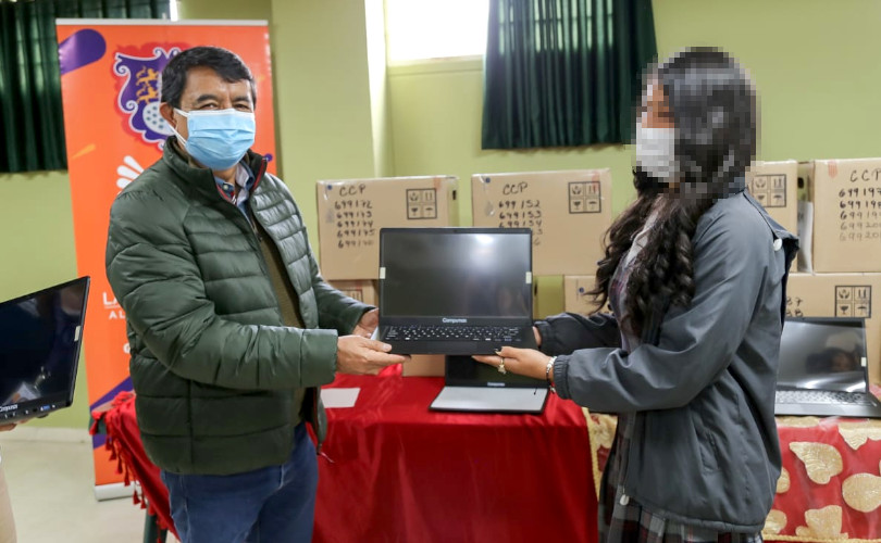 Entrega computadores IEM