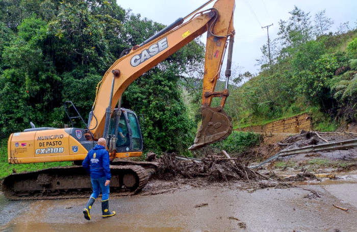 Remoción de escombros sector El Encano