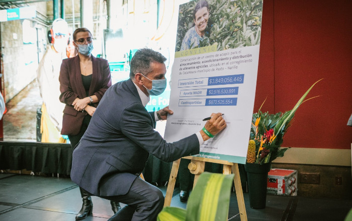 Firma convenio Minagricultura Centro de Acopio Catambuco