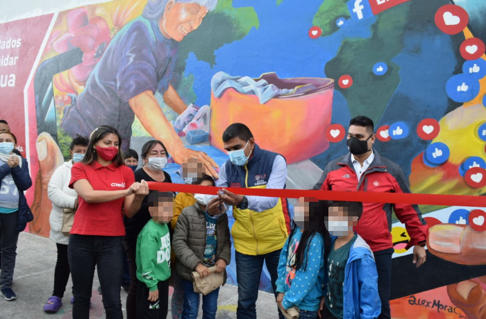 Corte de cinta mural homenaje a Lavanderas barrio Obrero