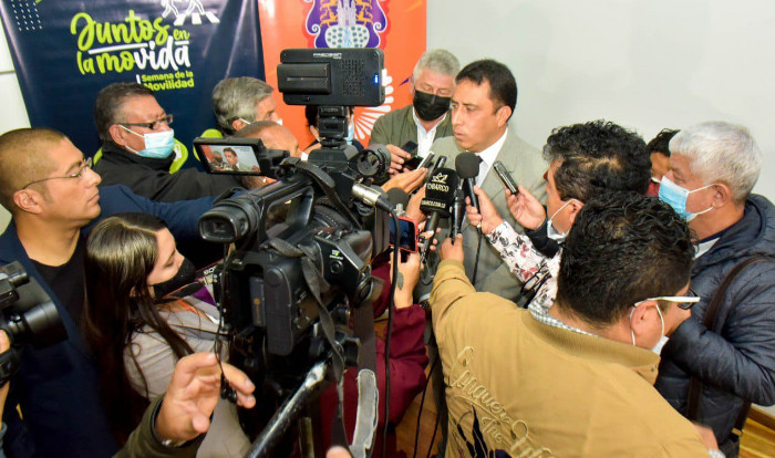 Secretario de Tránsito y Trasporte Javier Recalde en conferencia de prensa