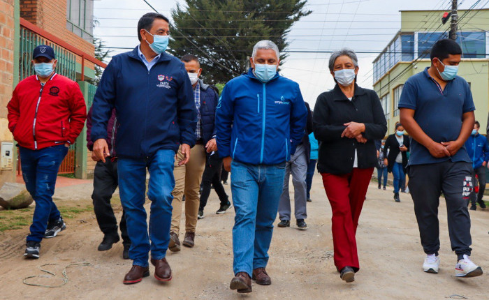 Visita obras de acueducto y alcantarillado y socialización del proyecto de mejoramiento de vías urbanas para la comuna 10