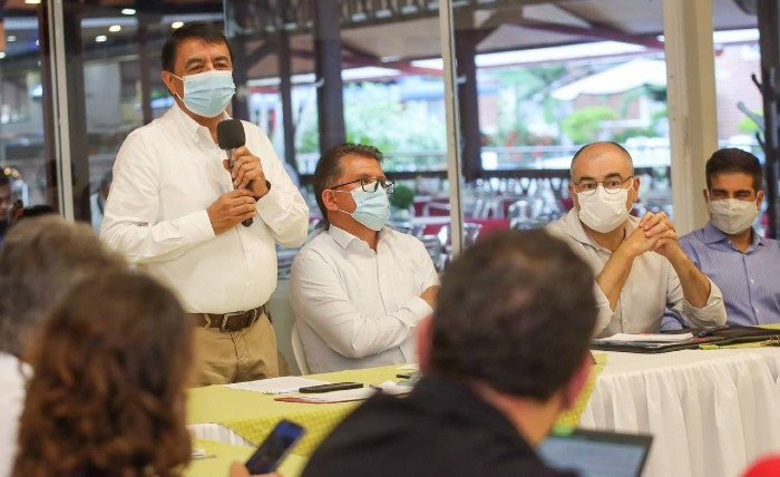 Socialización del Alcalde Germán Chamorro de la Rosa al embajador de la Unión Europea sobre la implementación del Proyecto de Desarrollo Territorial (PDT Nariño) en el Municipio de Pasto.