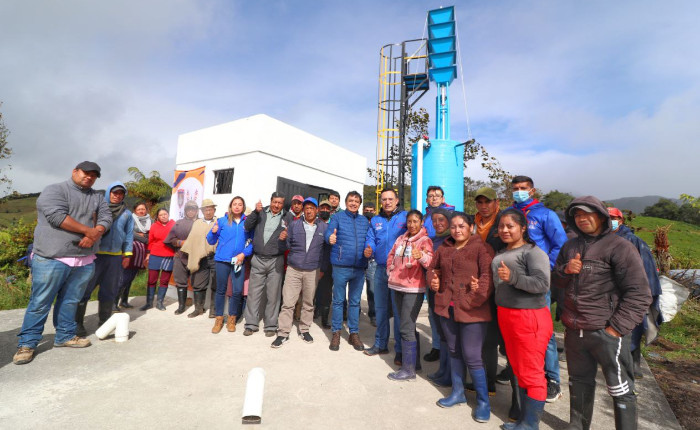 Avance mejoramiento y saneamiento básico de los acueductos veredales del sector rural del municipio