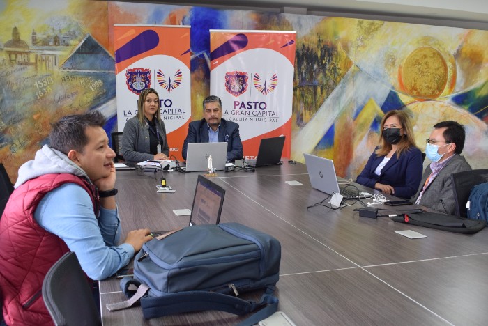 Presentación de la experiencia 'Salud y Nutrición - Bien Nacer', liderada por el Alcalde Germán Chamorro de la Rosa, en el intercambio internacional de conocimiento Col-Col, que se llevó a cabo de manera virtual con Uruguay como país anfitrión, para dar a conocer los aprendizajes del proyecto.