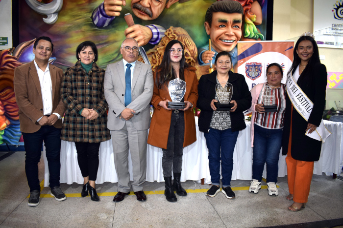  evento de premiación a productores y campesinos que participaron en el XIX Festival del Cuy y la Cultura Campesina