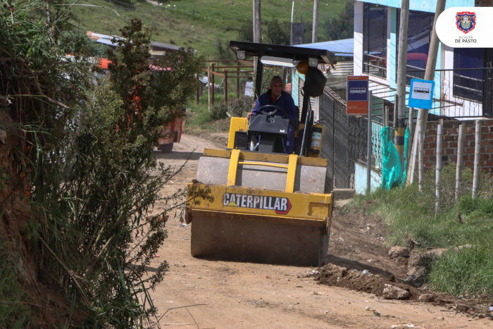 Secretaría de Infraestructura apoyó minga comunitaria de reparación vial en el corregimiento de Jamondino