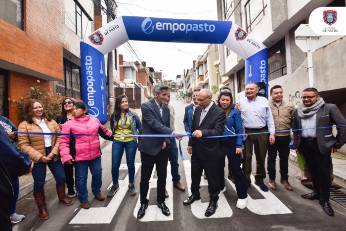 entrega obras viales en los barrios Villas de San Rafael y Santa Matilde