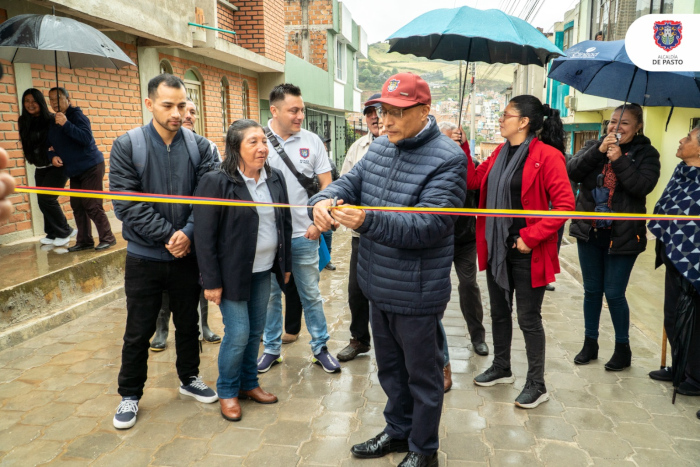 Alcalde Nicolás Toro entregó obras viales 