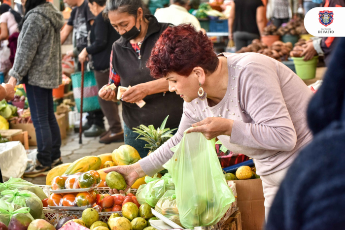 La campaña ‘Volvamos al Mercado’ se tomó la feria campesina de la plaza de mercado El Tejar
