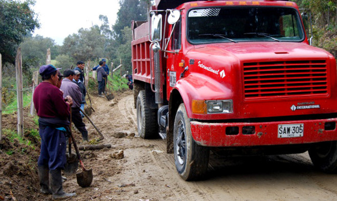 Minga sector rural arreglo vías Pasto