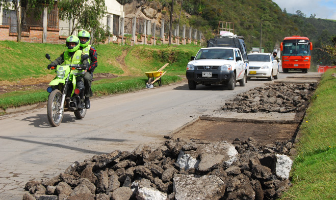 Vía Torobajo reparcheo - Pasto 2012