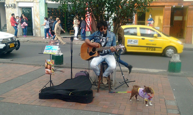 Artistas de calle con acompañamiento de espacio público pueden mostrar su trabajo