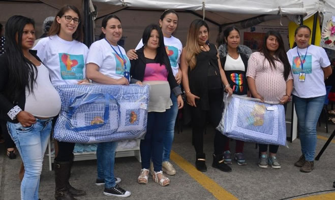 Feria de experiencias exitosas de madres gestantes