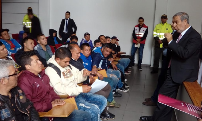 Acuerdos positivos entre mecánicos de la carrera 22 y el Alcalde