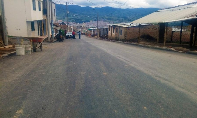 Pavimentación tramo vial Jongovito