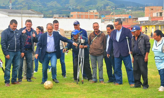 Barrio Lorenzo estrena estadio de futbol, polideportivo y cancha de chaza