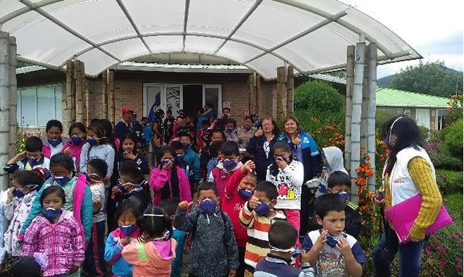 Evento psicopedagogico ambiental con niños  de plazas de mercado