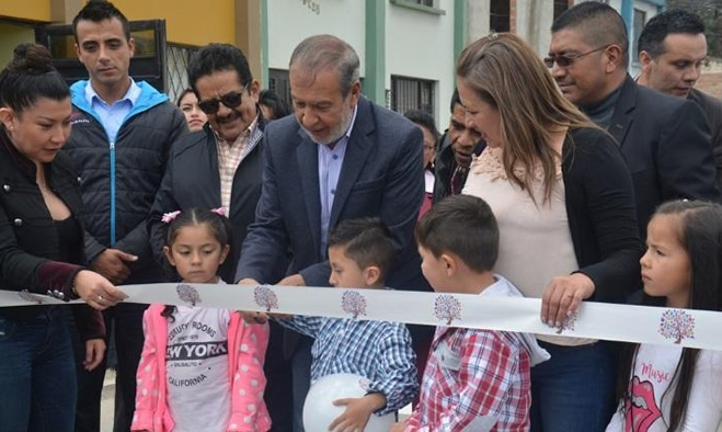Entrega obras de pavimentación barrio Villa de los Ríos