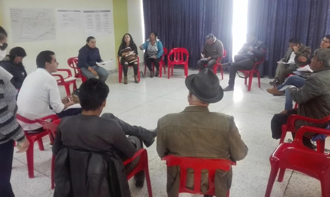 Capacitan consejo participación y veedores