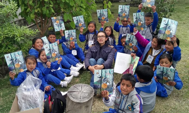 Participación de niños en feria internacional del libro