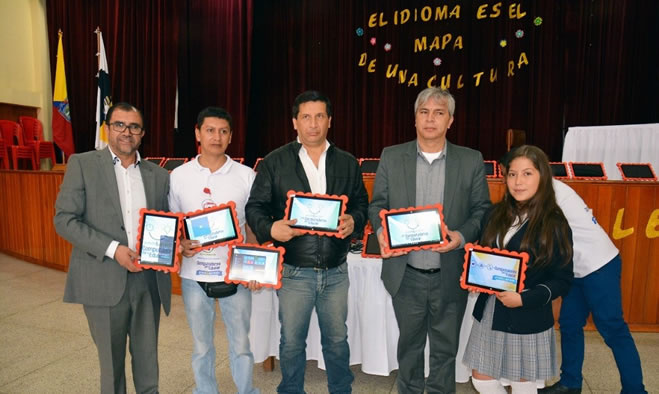 Estudiantes de la I.E.M. Libertad reciben tabletas