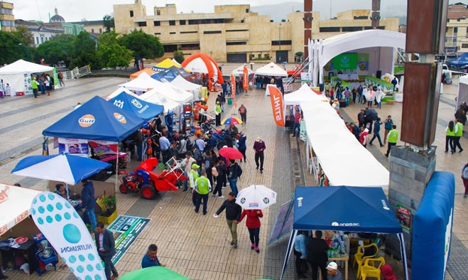 Alcaldía acompañó “Expoferia del banco agrario”