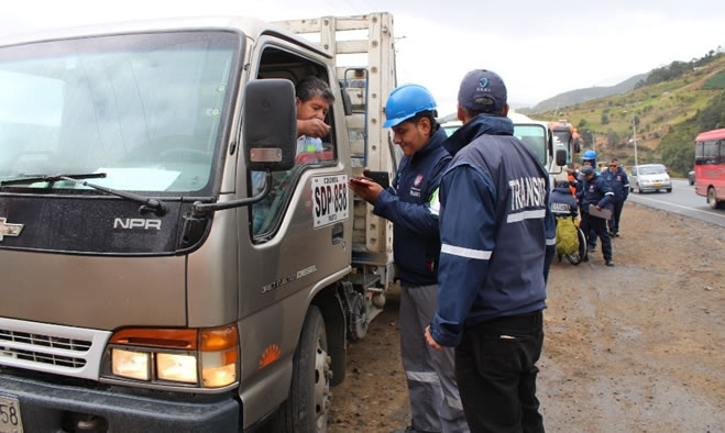 Operativos de control a vehículos de carga, tráfico pesado y servicio público
