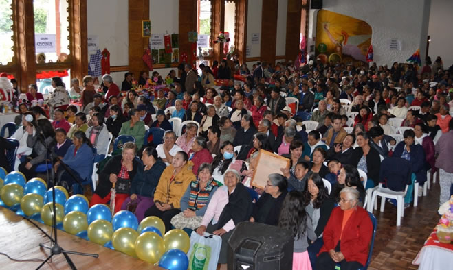 Exposición de talleres ocio-ocupacionales y productivos del Centro Vida