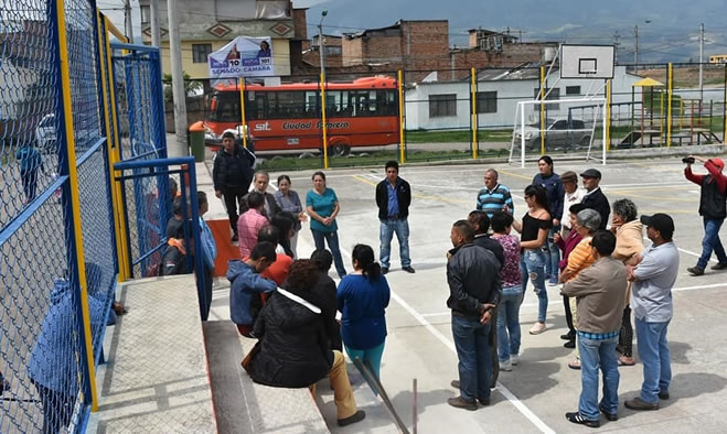 Cierre y adecuación de polideportivo en Aranda