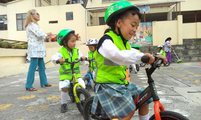 Secretaría de Tránsito y Transporte procesos educativos en temas de seguridad vial