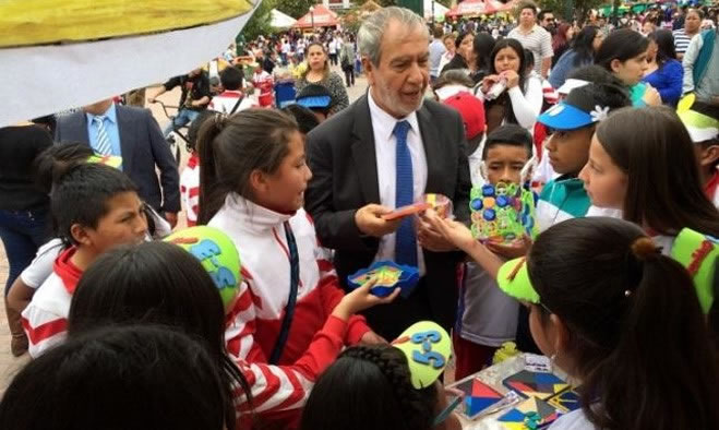 Más de 850 estudiantes beneficiarios del proyecto Emprender en mi Escuela