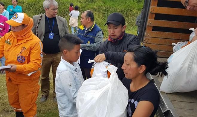 Gobierno municipal entregó ayudas humanitarias