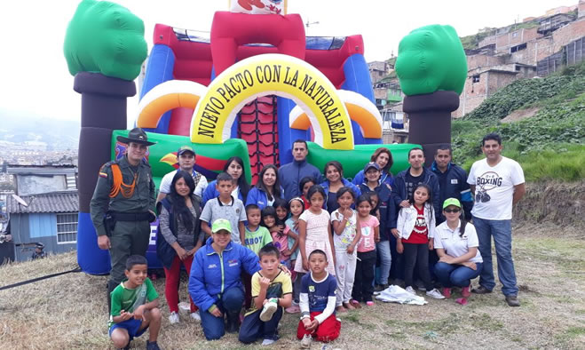 Jornada "Amigos del Ambiente AMA", en el sector de La Alameda y El Común