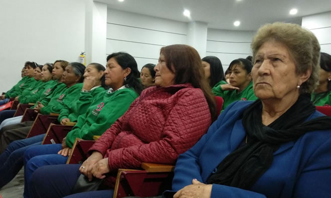 Mujeres protectoras de zonas verdes