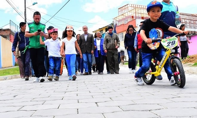 Obras de pavimentación de la calle 16 barrio Emilio Botero