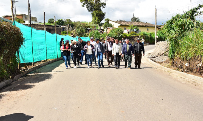 Pavimentación Cruz de Amarillo - La Victoria