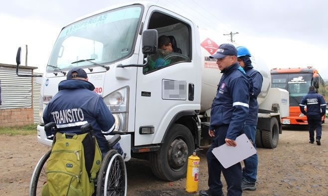 Regulación circulación vehículos transporte de carga y actividad cargue y descargue