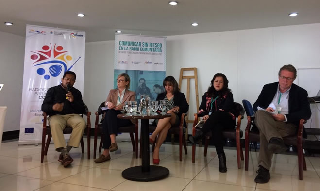 Seminario Comunicar Sin Riesgo en la Radio Comunitaria