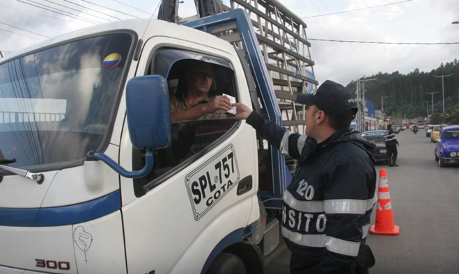 Secretaría de Tránsito y Transporte intensifica controles a vehículos