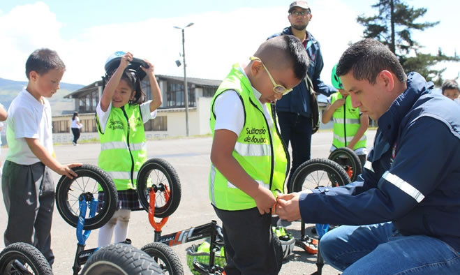 Sensibilización a estudiantes en seguridad vial