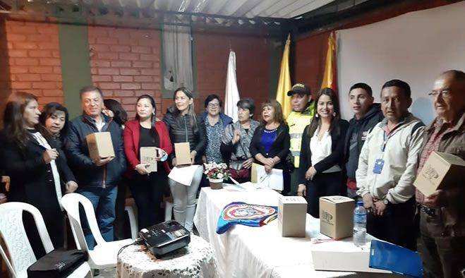 Entrega 20 alarmas comunitarias en sector de Aquine 