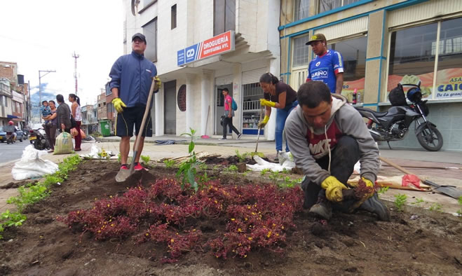 Minga ambiental en el barrio Santa Bárbara