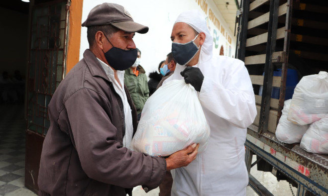 Entrega ayudas en el corregimiento de El Encano