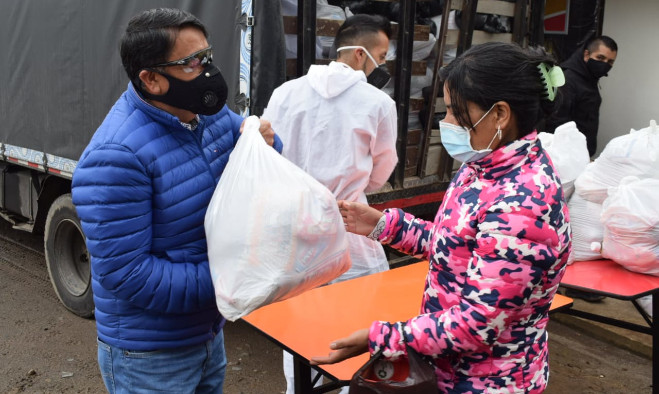 Entrega de paquetes alimentarios