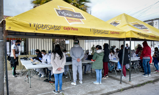 Entrega paquetes alimentarios