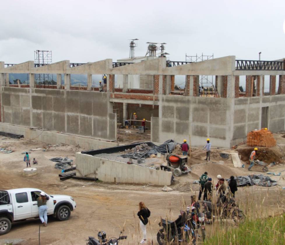 Con un avance del 65% en sus obras, continúa la construcción del Centro de Acopio en Catambuco